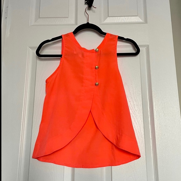 Flowy Button up Tank - Picture 2 of 3